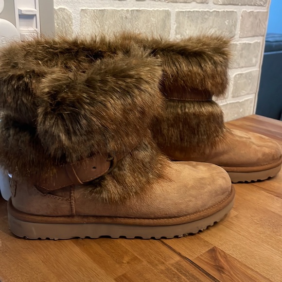 Ugg Boots - Picture 2 of 5